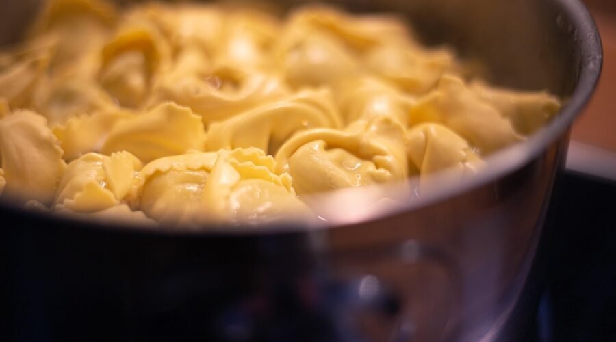 A bowl full of Tortellinatrice