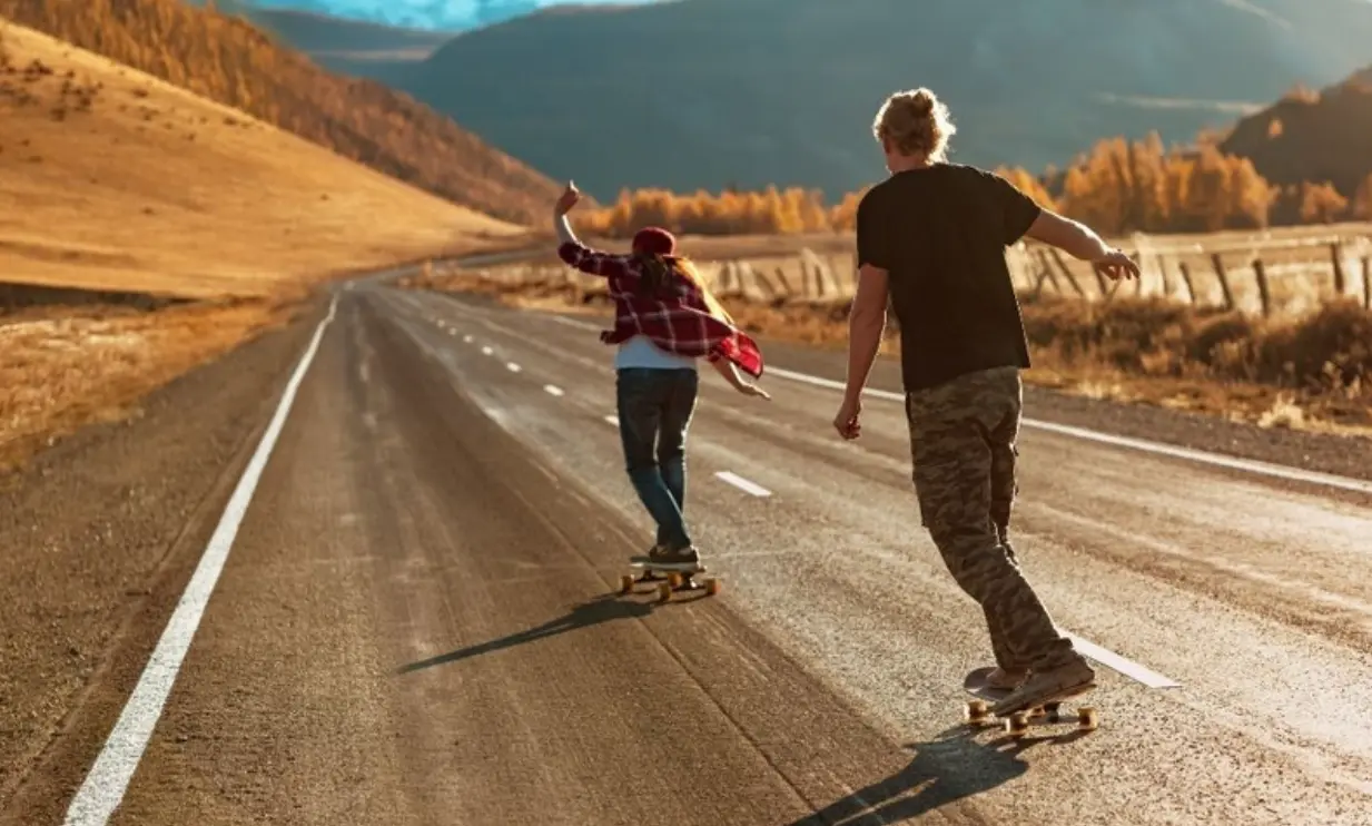 Longboards Are Gaining Popularity – See Why More People Are Riding