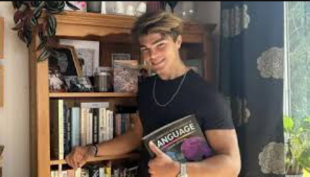 This Man Speaks 11 Languages – See How He Does It
